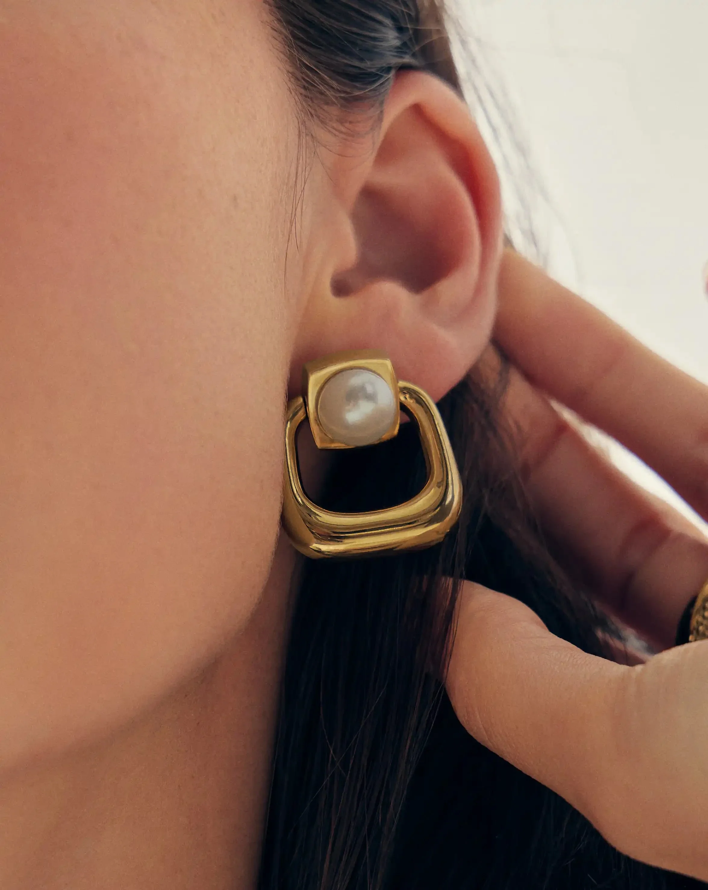 Button Pearl Statement Stud Earrings | 18k Gold Plated/Pearl - Image 3