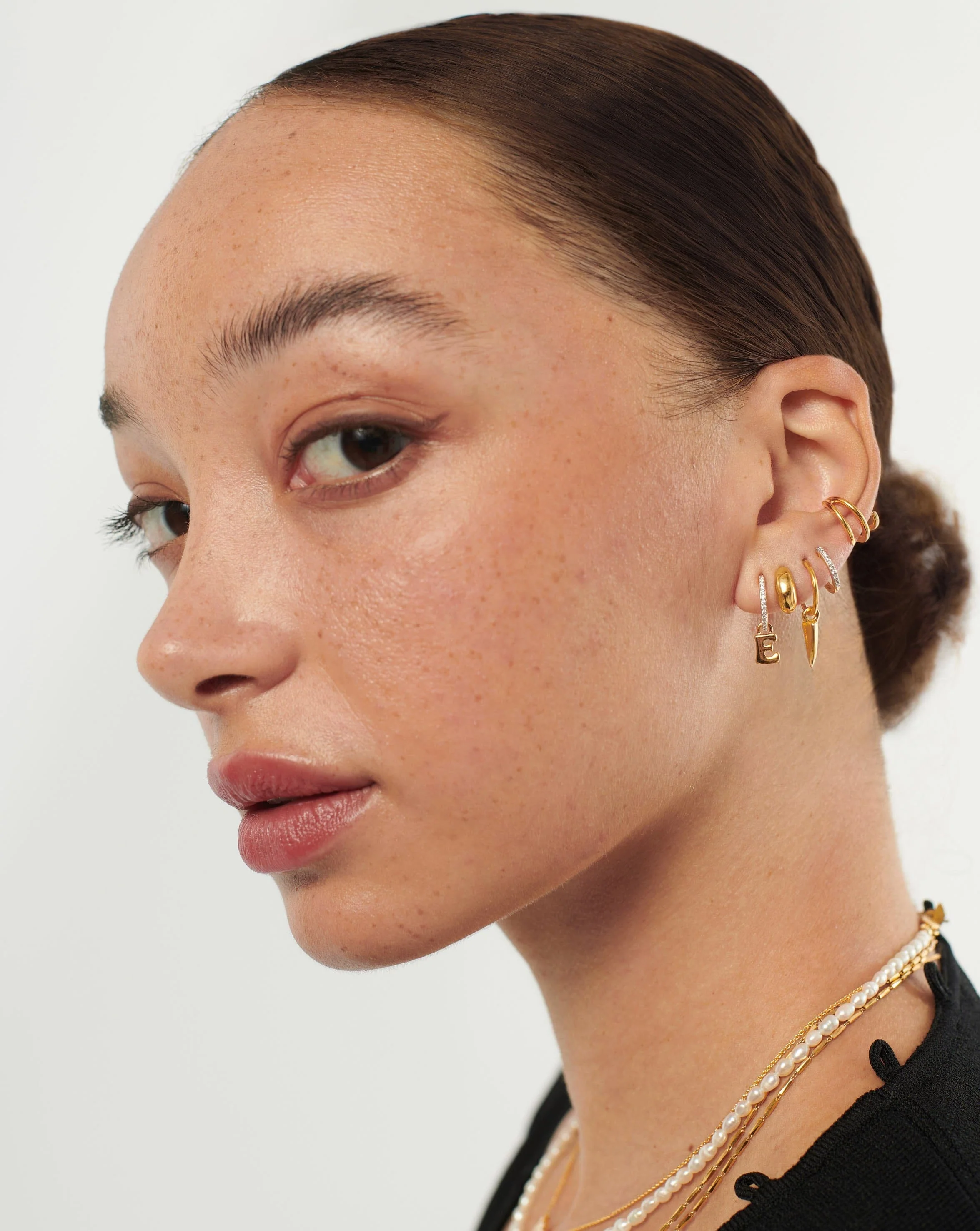 Initial Single Charm Hoop Earring - Initial E | 18k Gold Vermeil - Image 3