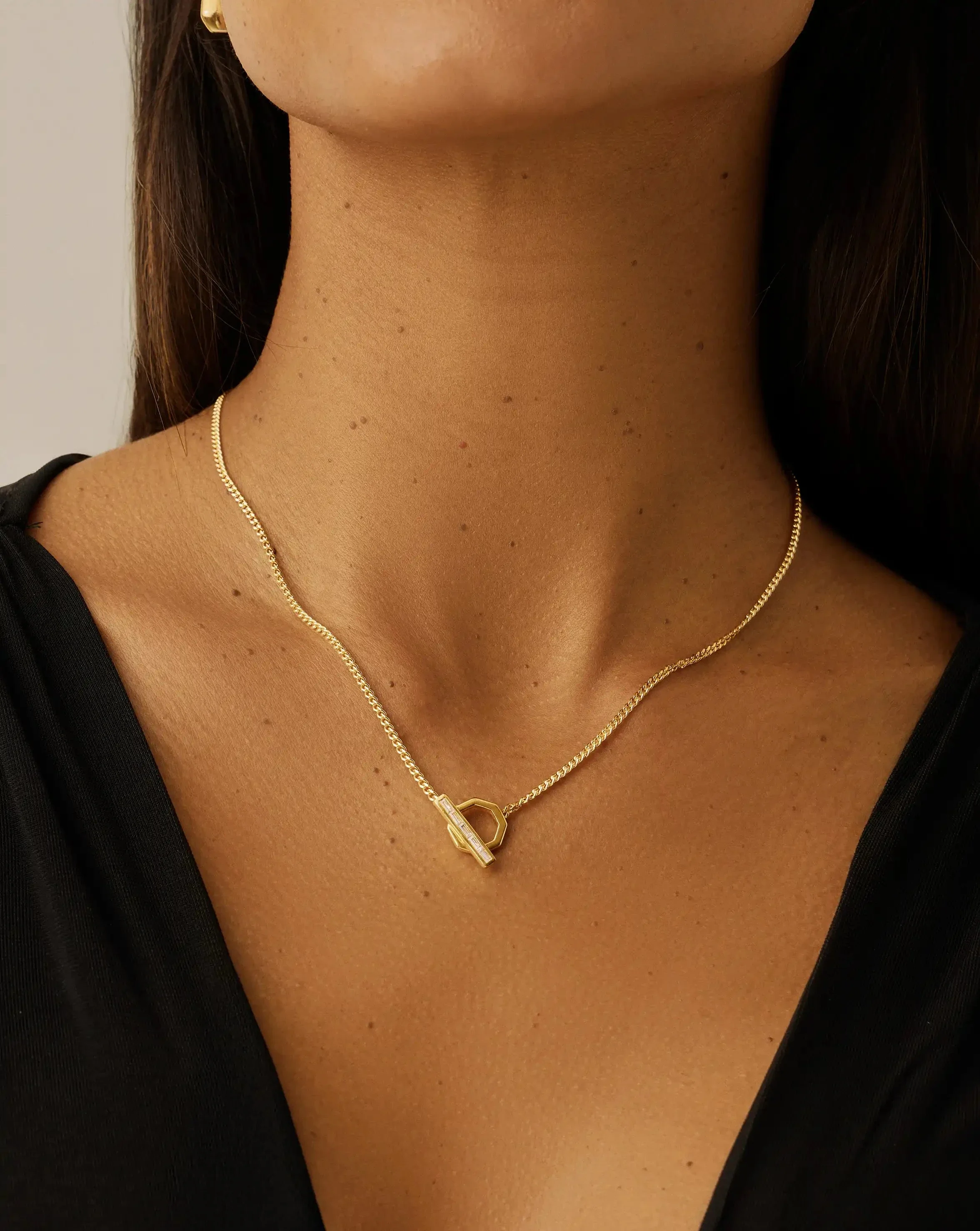 Lucy Williams T-Bar Hex Pendant Necklace | 18k Gold Plated - Image 2