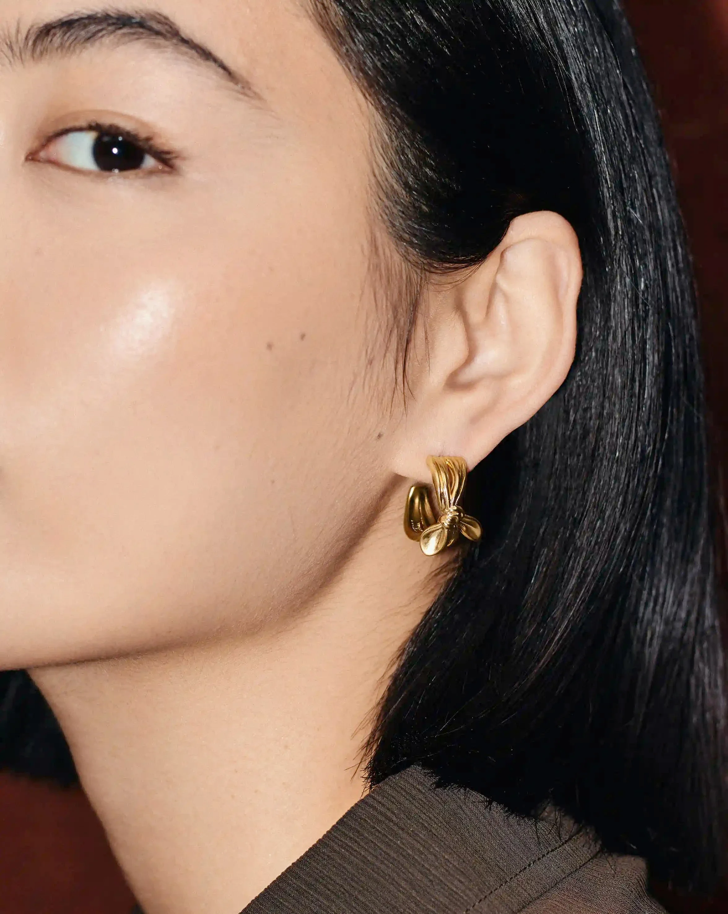 MARKGONG Bow Hoop Earrings | 18k Gold Plated - Image 2