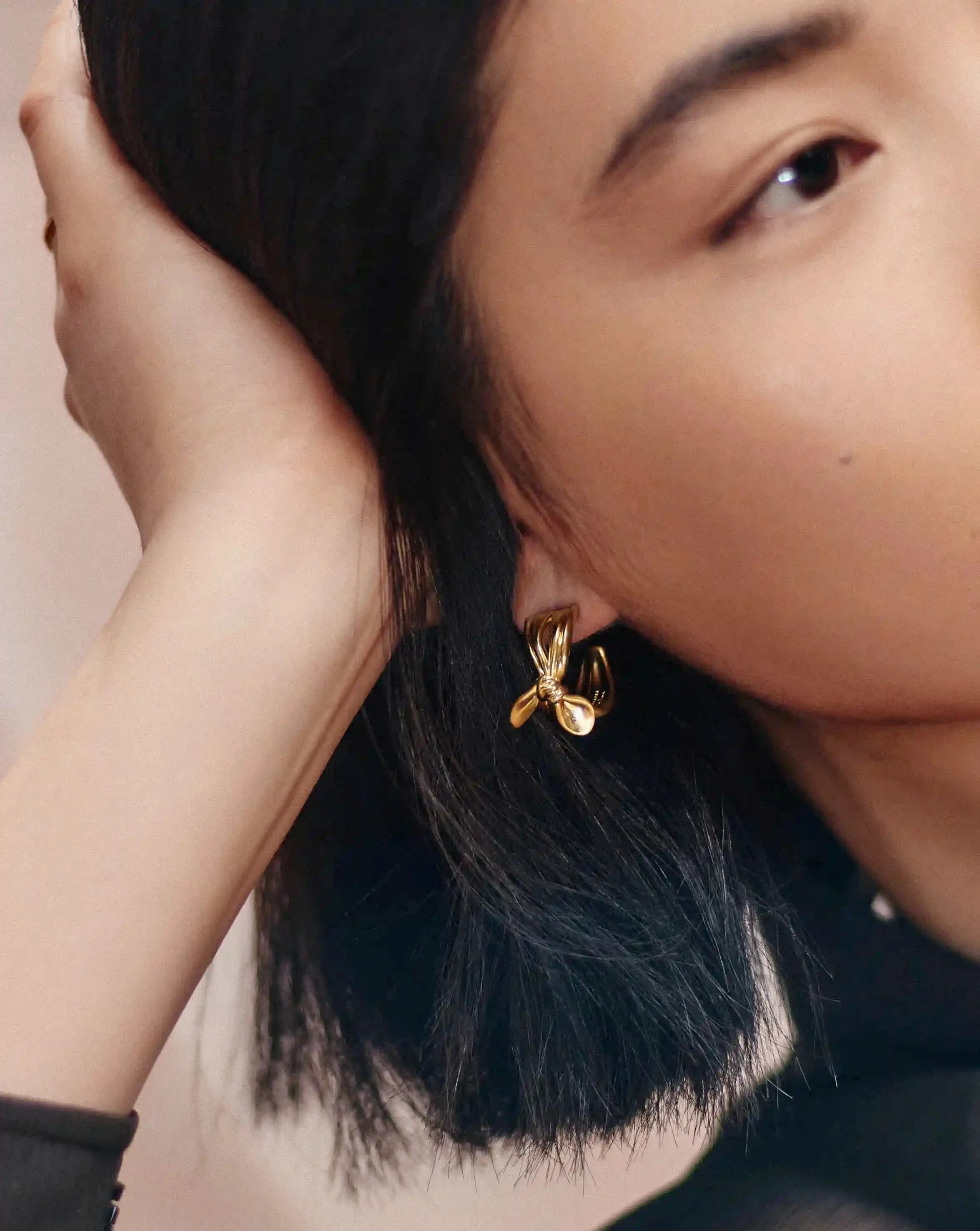 MARKGONG Bow Hoop Earrings | 18k Gold Plated - Image 3