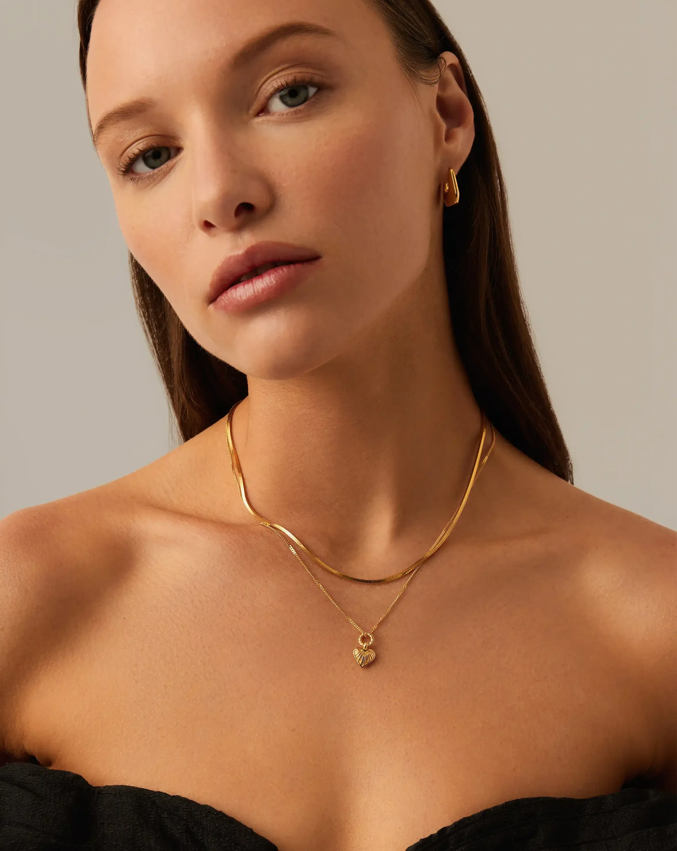 Mini Ridge Heart Charm Pendant Necklace - Image 4