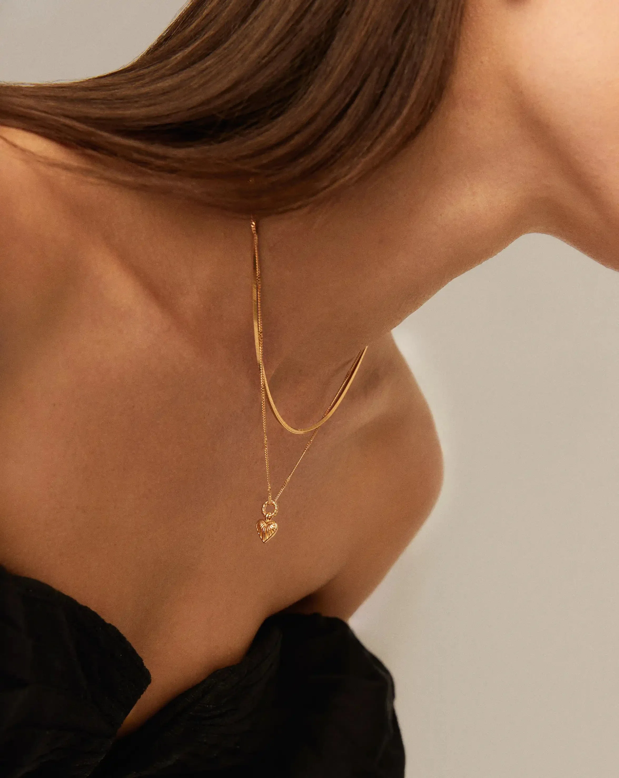 Mini Ridge Heart Charm Pendant Necklace - Image 7