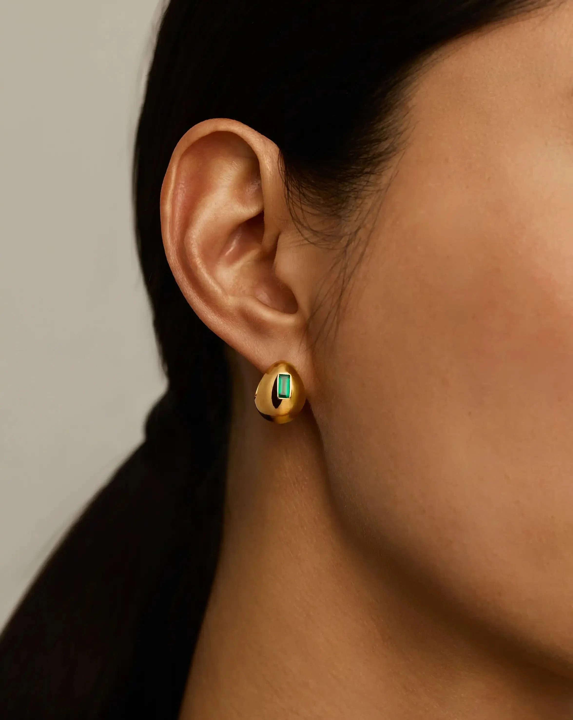 Molten Gemstone Dome Small Hoop Earrings | 18k Gold Plated/Green Onyx - Image 2