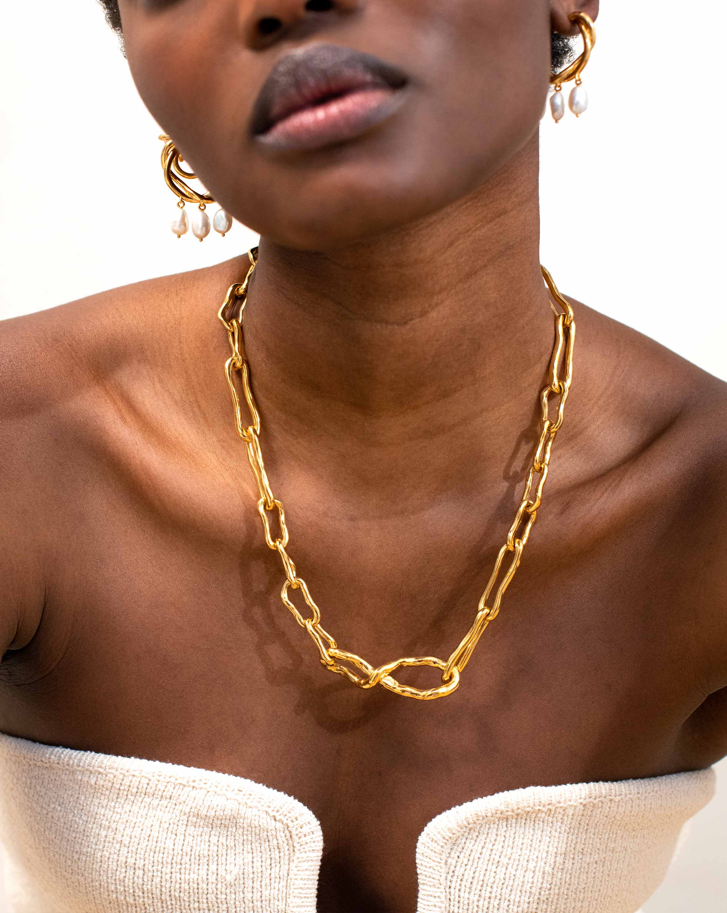 Molten Twisted Infinity Chain Necklace - Image 3