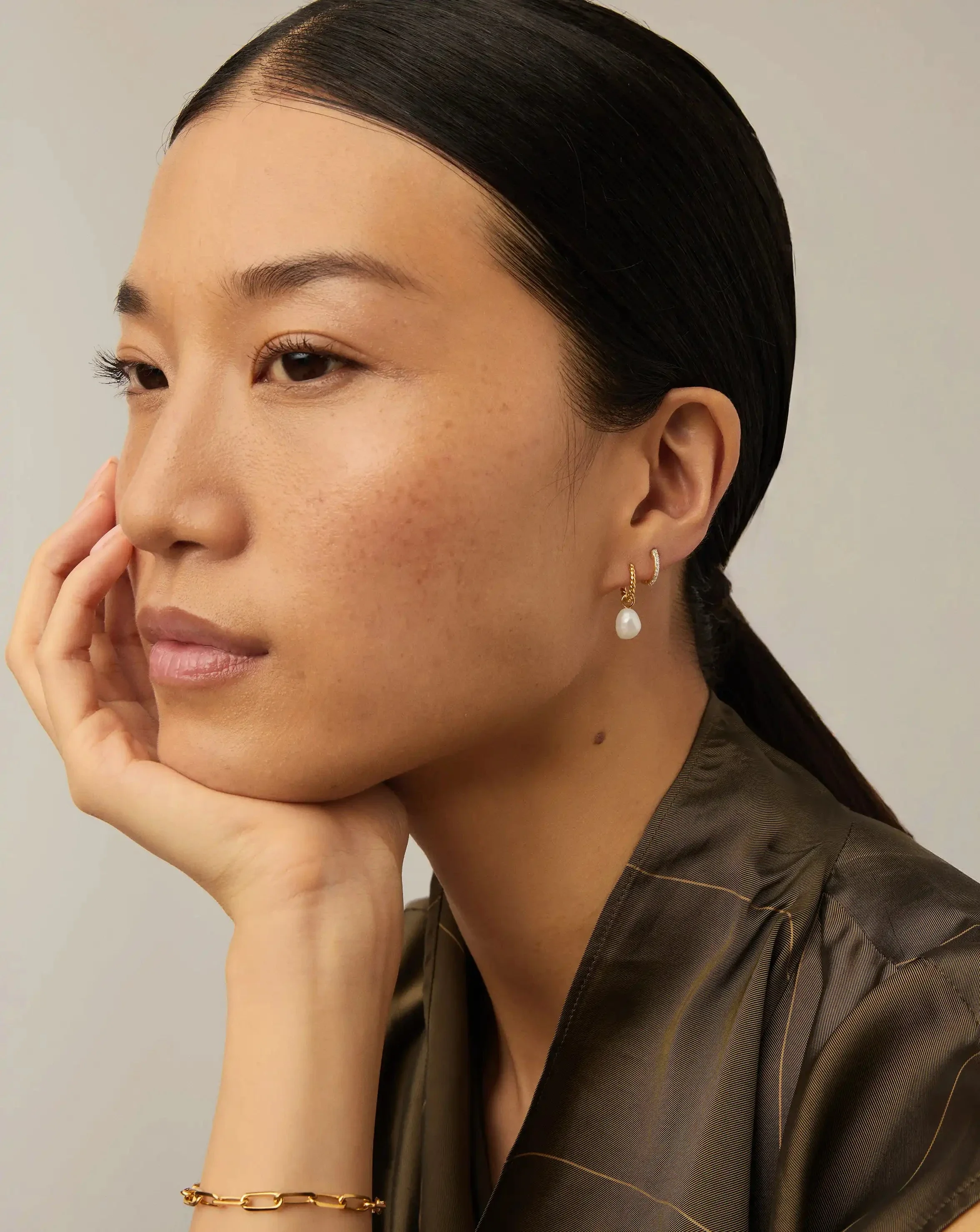 Pearl Twisted Small Drop Hoop Earrings | Gold Plated Vermeil/Pearl - Image 3