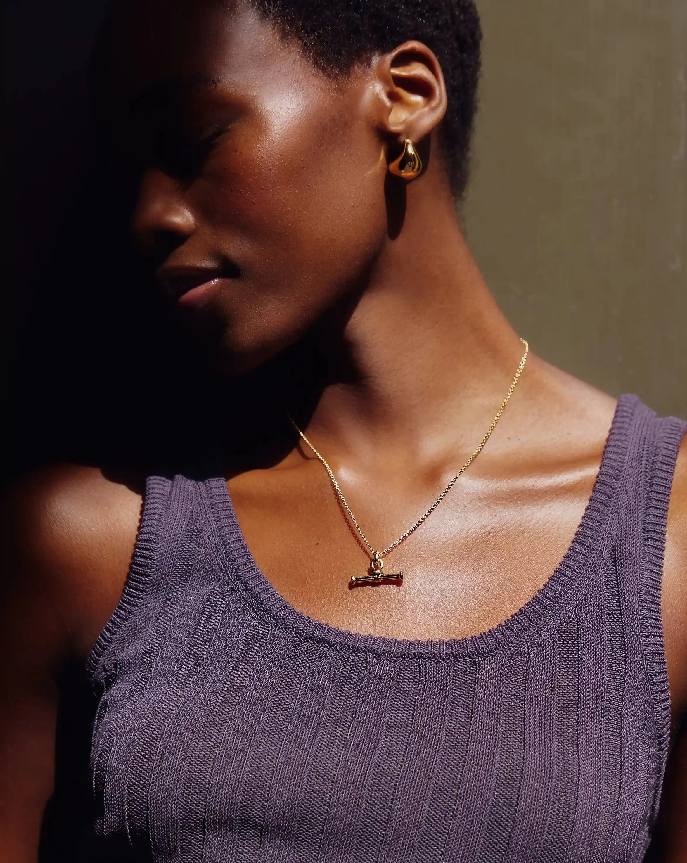 Ridge T-Bar Chain Necklace | 18k Gold Plated - Image 2