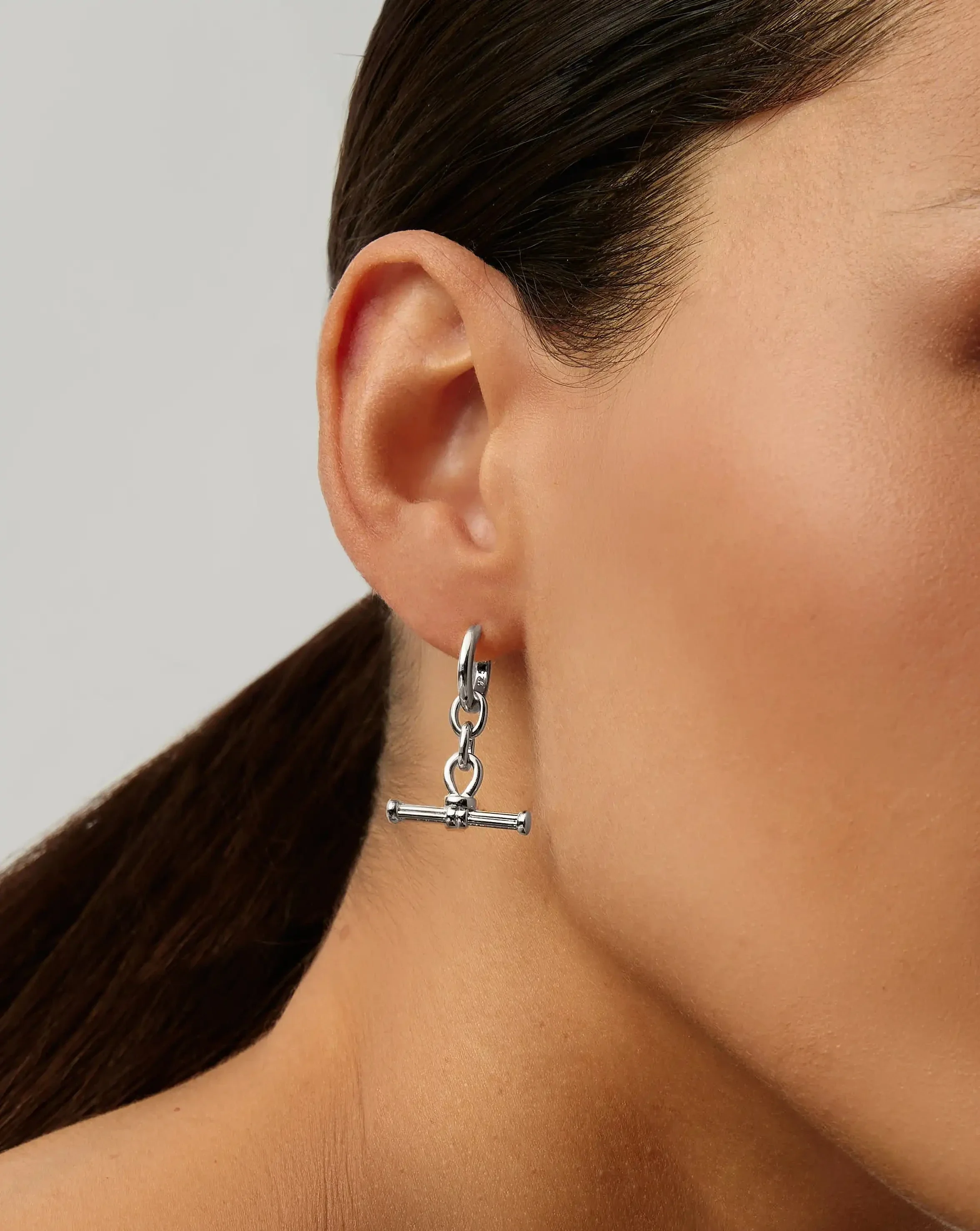 Ridge T-Bar Drop Huggies | Silver Plated - Image 2