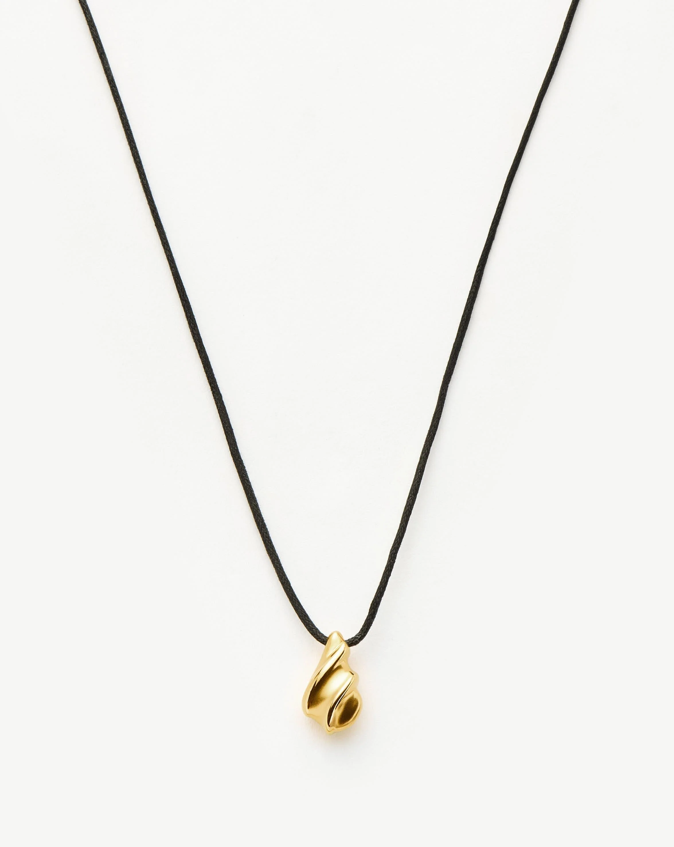 Savi Ridge Droplet Pendant Cord Necklace | 18k Gold Plated