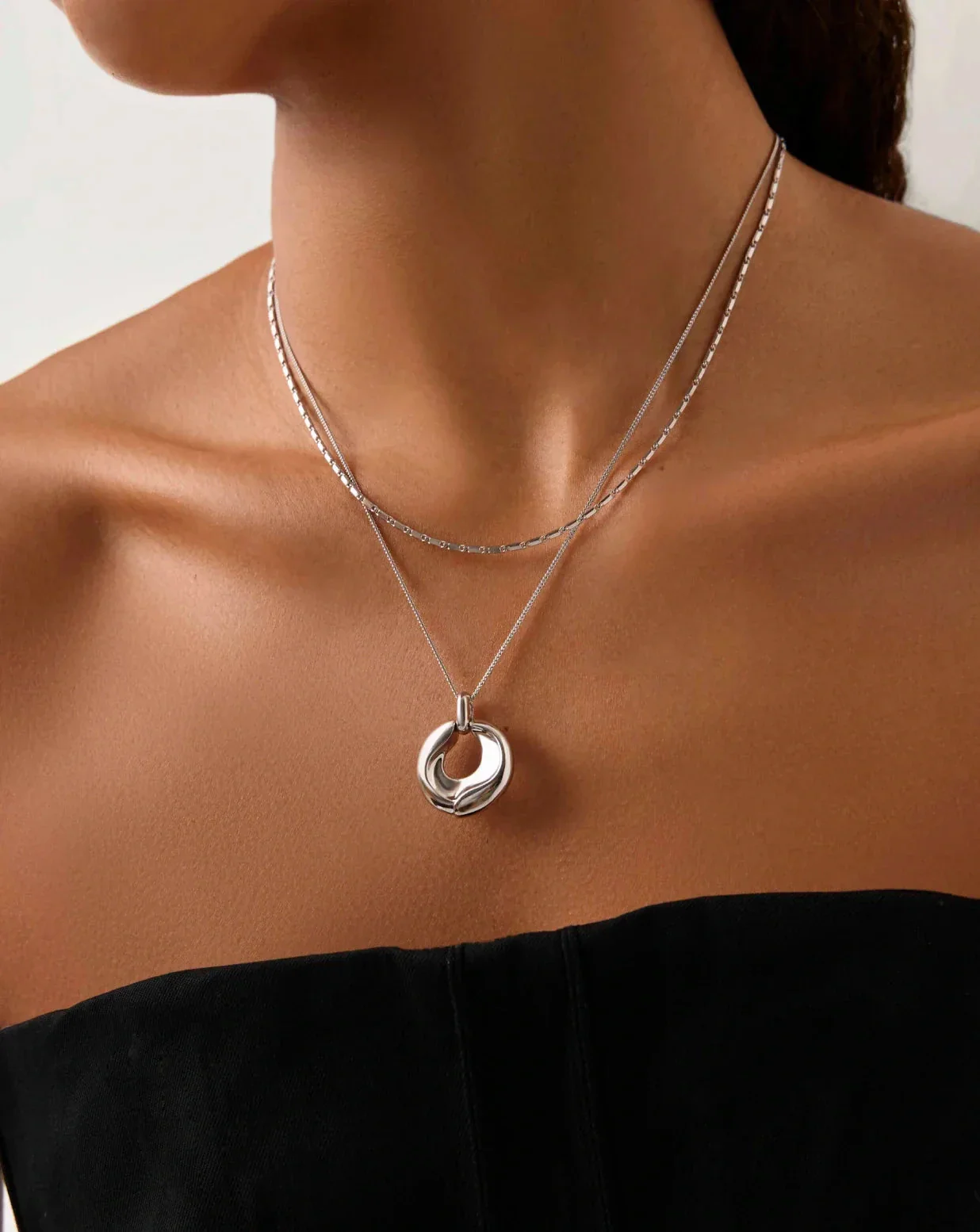 Sculptural Ridge Molten Pendant Necklace | Silver Plated - Image 5