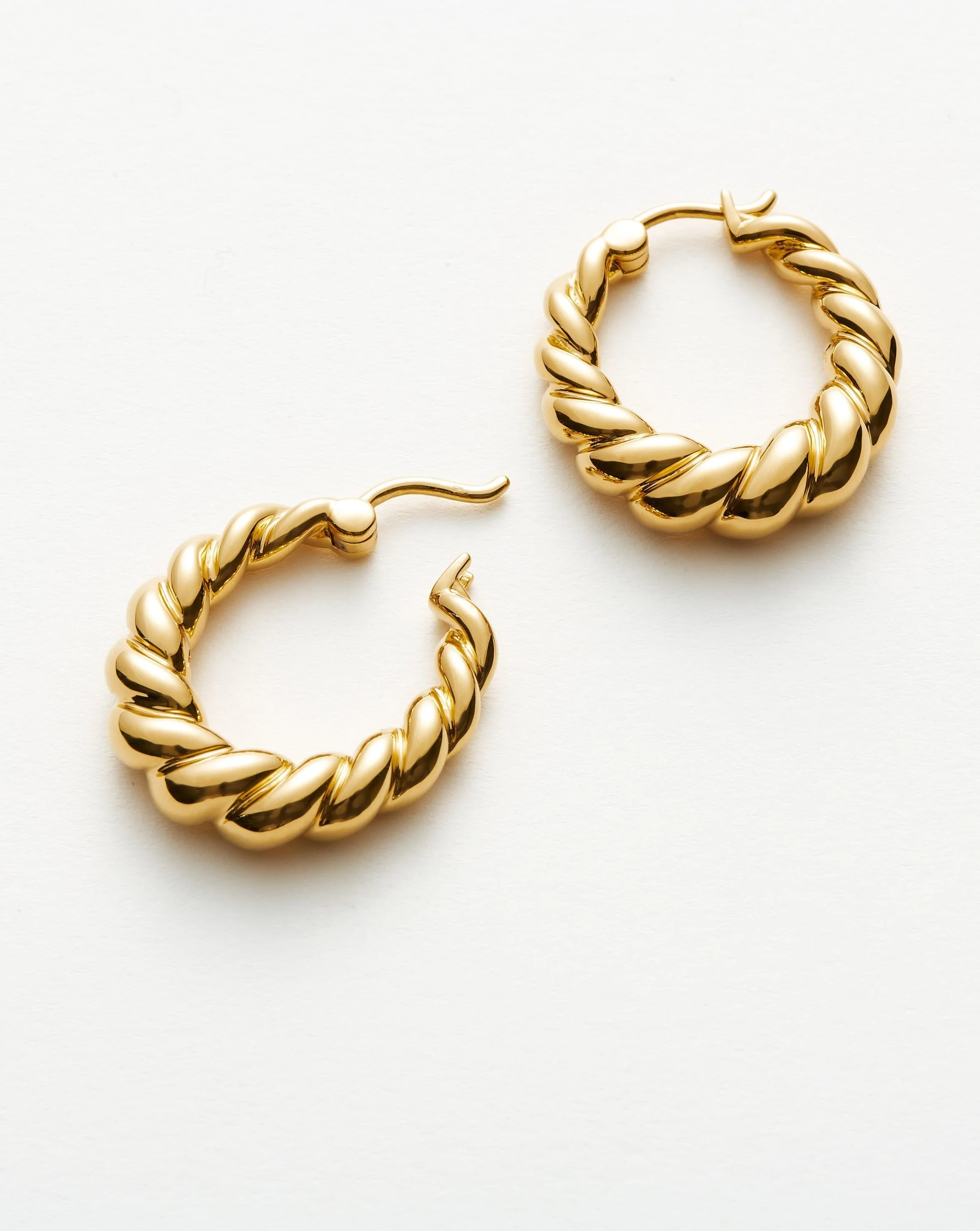 Twisted Tidal Medium Hoop Earrings | 18k Gold Plated - Image 4