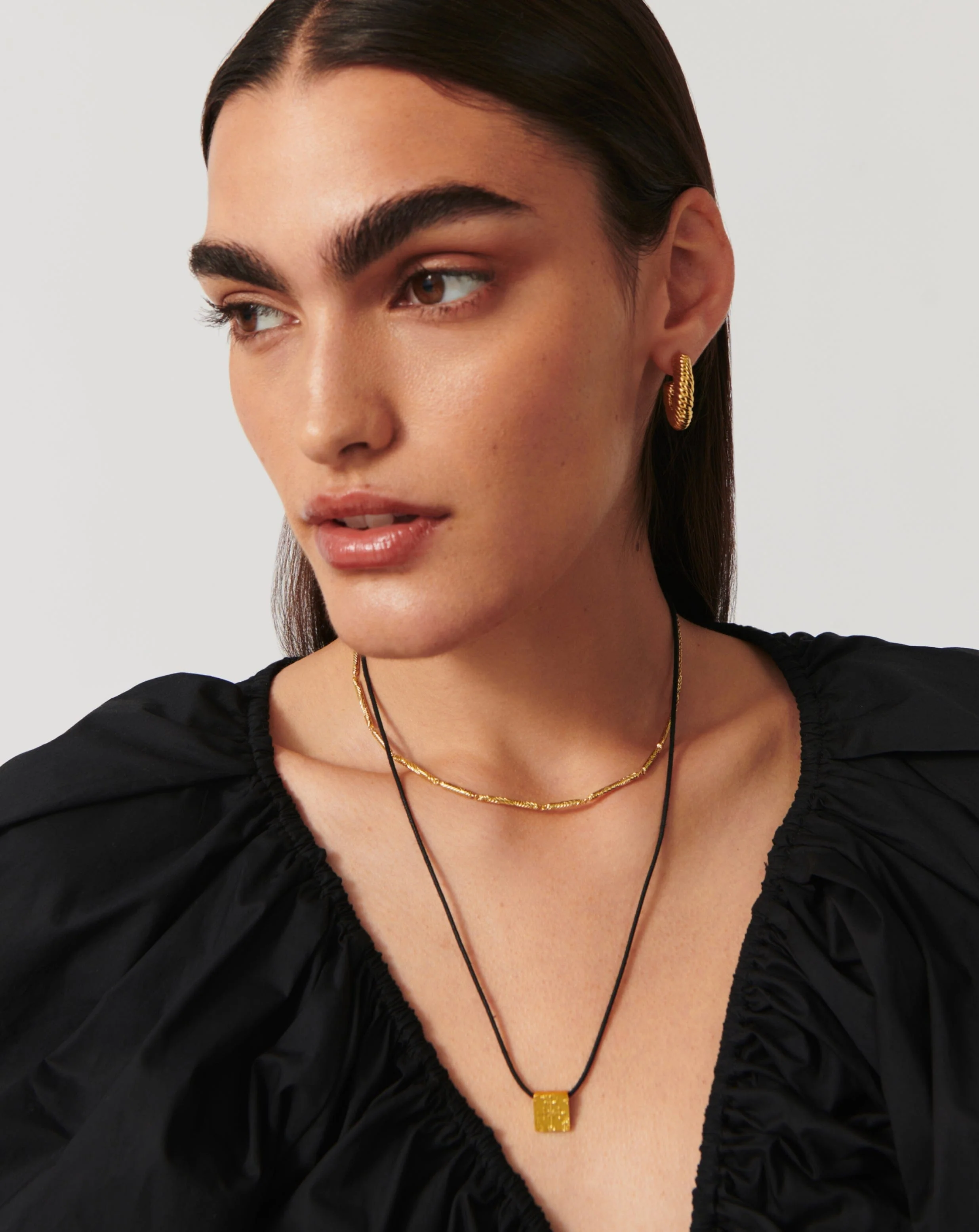 Wavy Ridge Chain Choker - Image 3