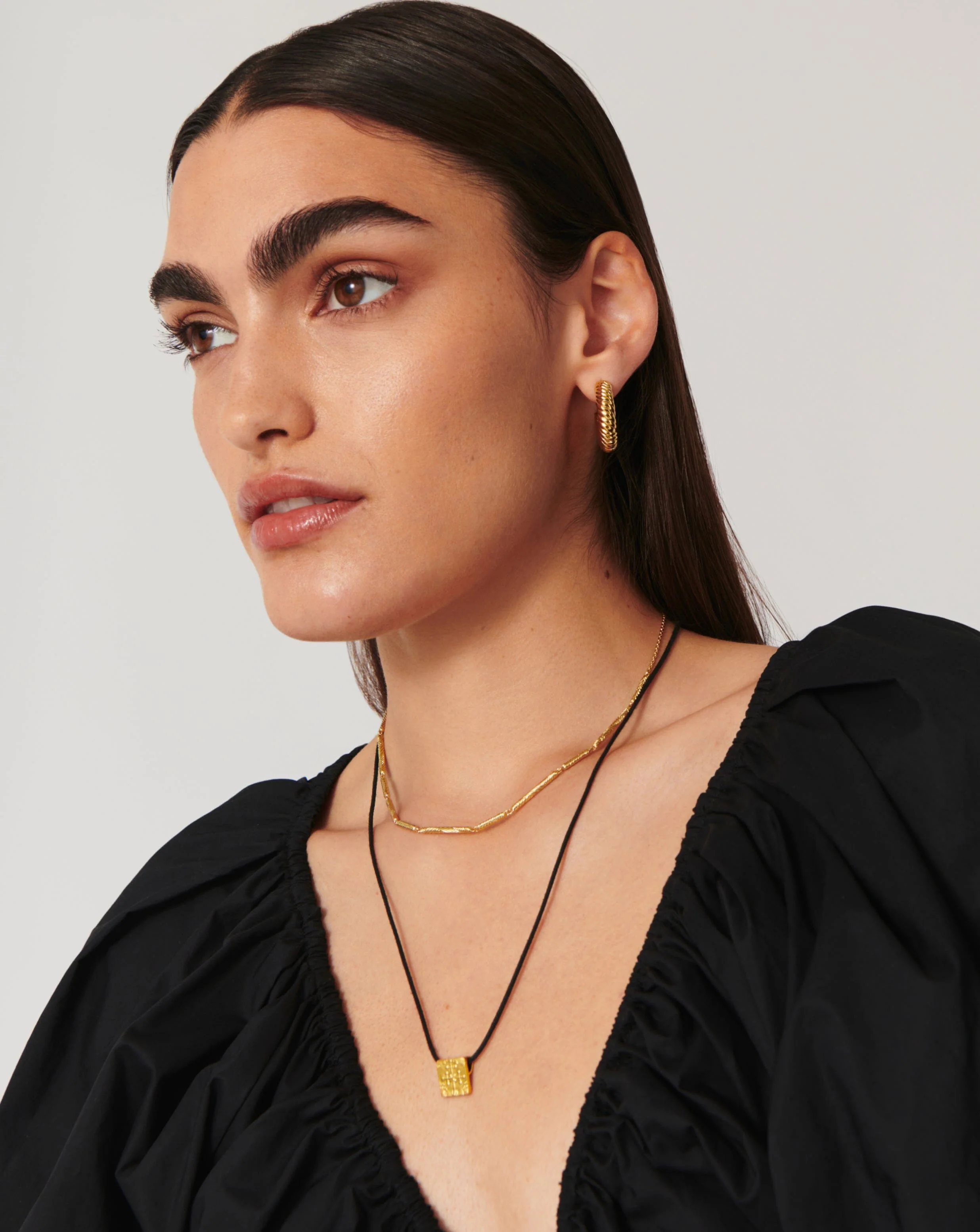 Wavy Ridge Chain Choker - Image 6